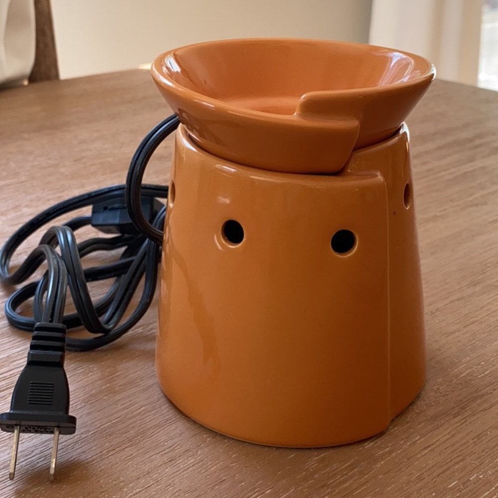 Scentsy wax warmer